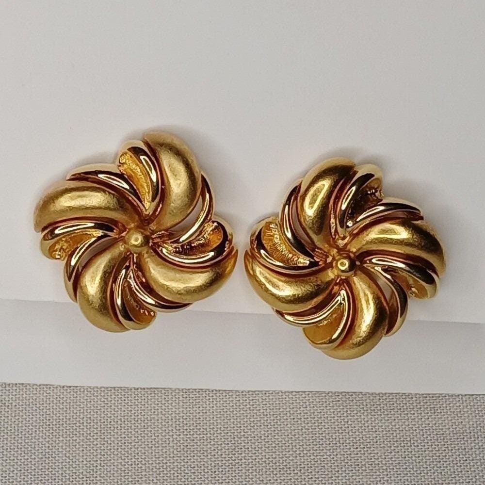 Vintage Earrings‎ Gold Tone Monet Clip On